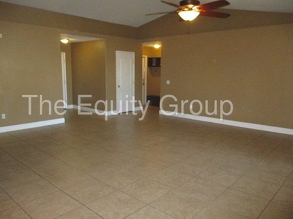 4th image of 122 E Robin Ave