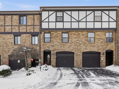 711 Newton Sq, Coraopolis, PA, 15108