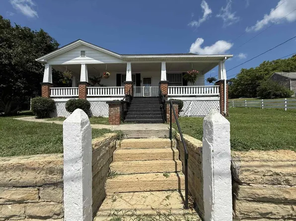 126 S High St, Burkesville, KY 42717