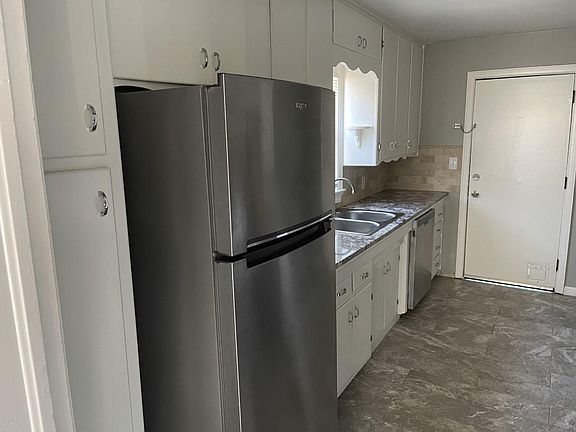 Kitchen - Stainless Steel Appliances