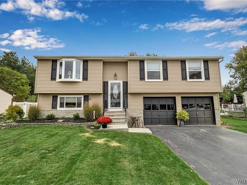1st image of 1320 Tanglewood Dr