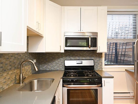 2nd image of 2420 N Kedzie Blvd #11B