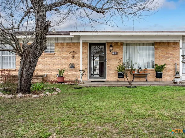 207 Williams St, Tivoli, TX 77990