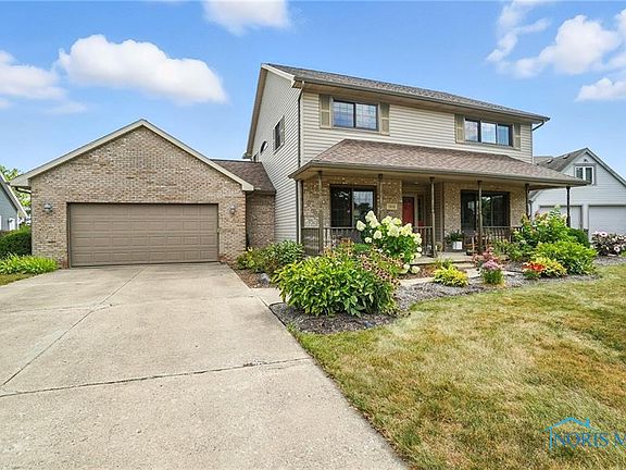 3rd image of 1616 Oakwood Ct