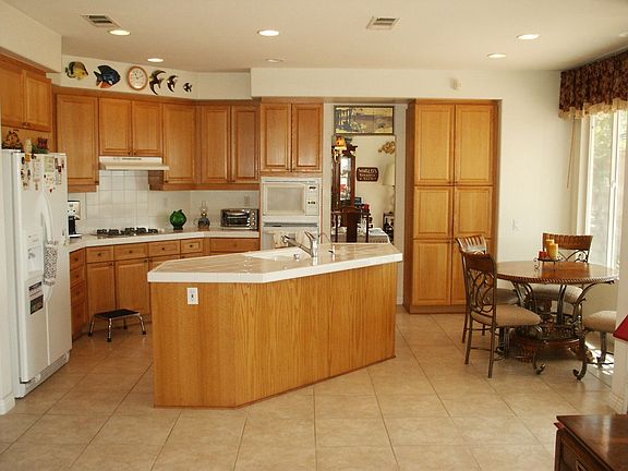 Large Island Kitchen