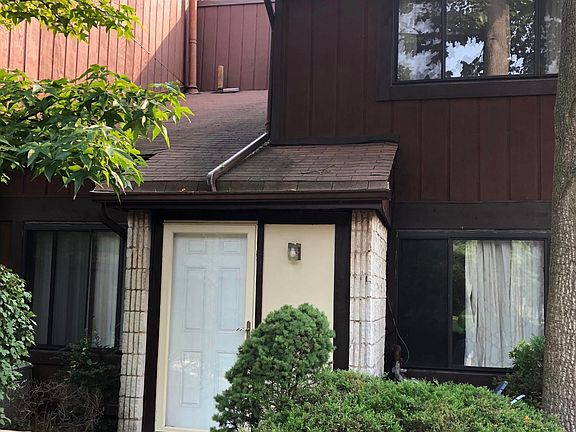 2nd image of 97 Pierpont Pl