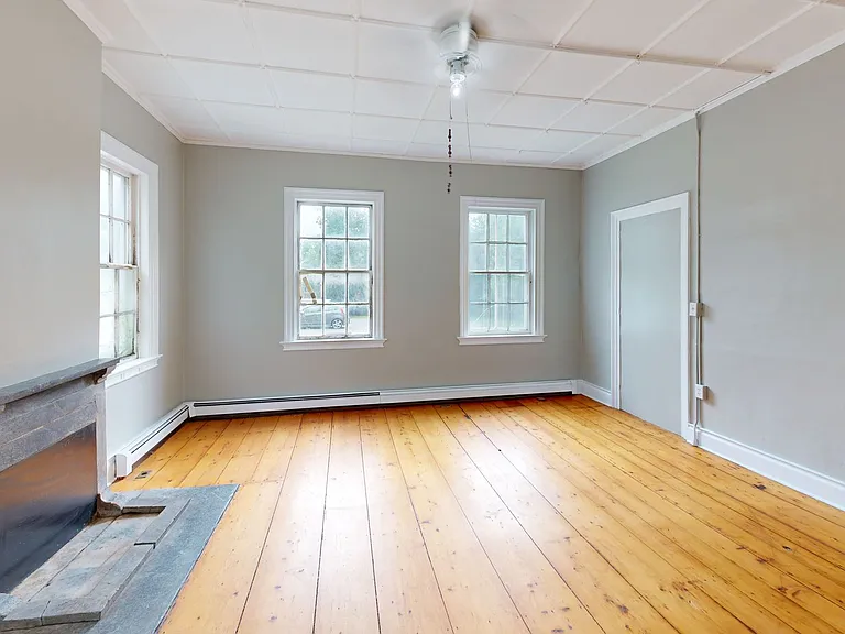 102 S Main St — Photo 6