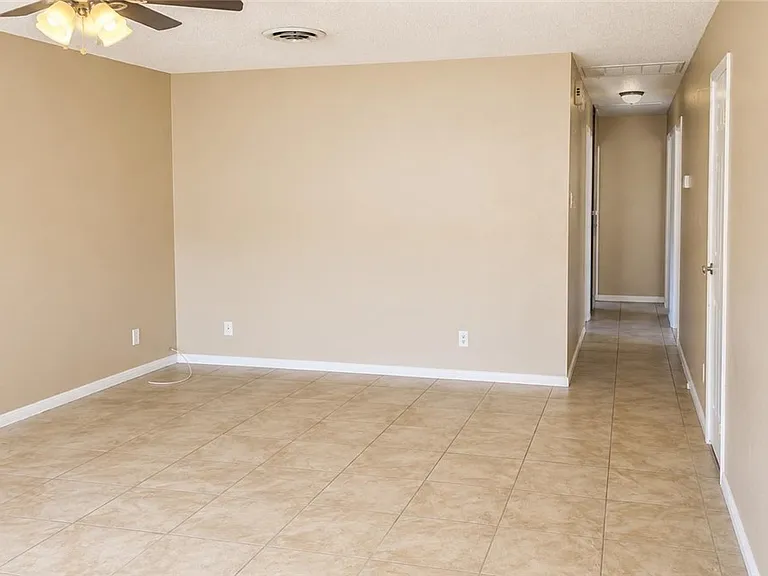 4080 Studio St — Photo 13
