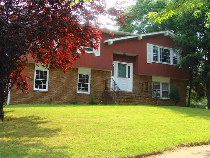 306 Washington Ave photo 1