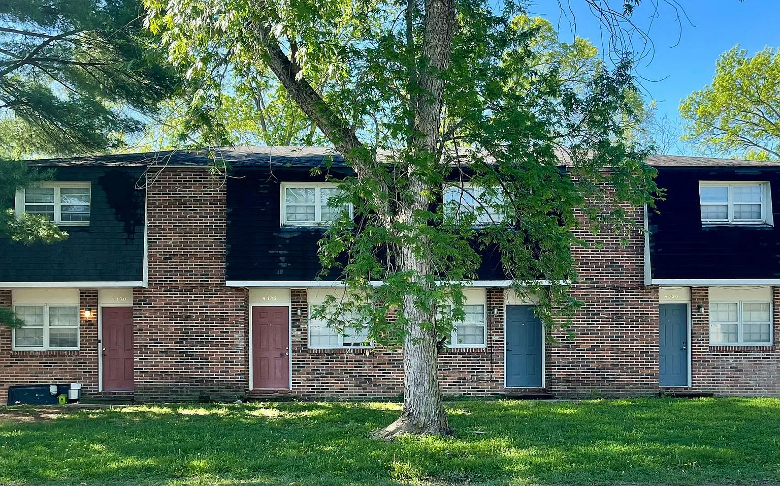 4380-4386 Bellview Dr — Photo 1