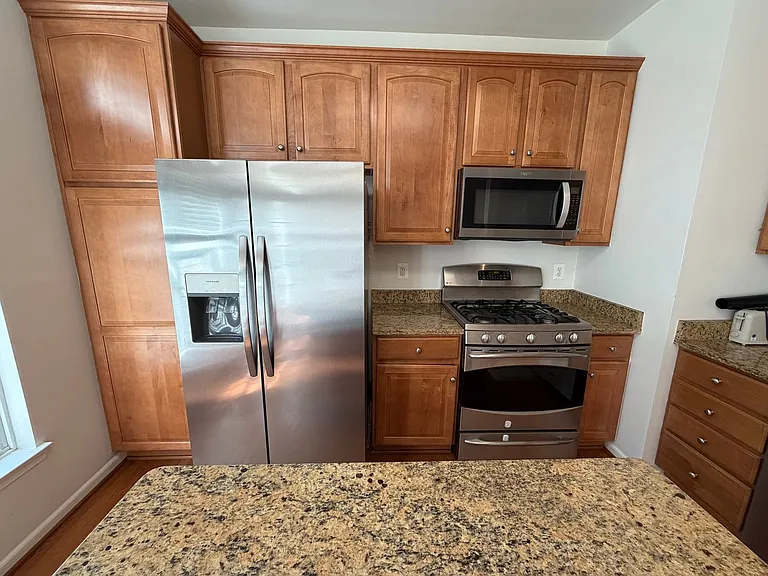829 Rainier Rd — Photo 12