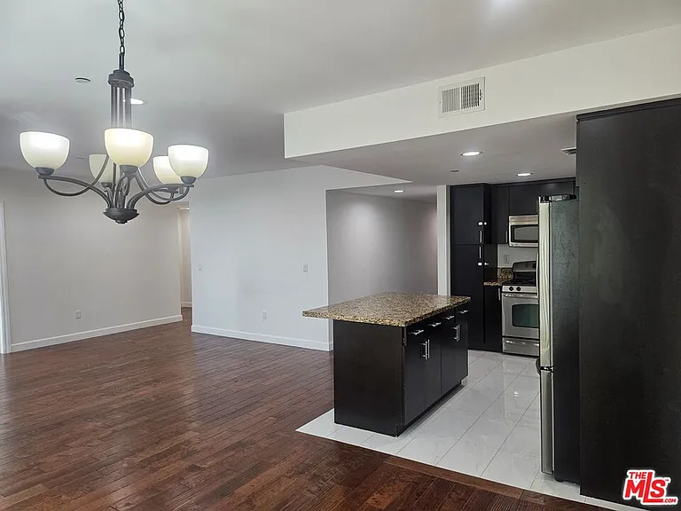 332 S Oxford Ave #201 — Photo 7