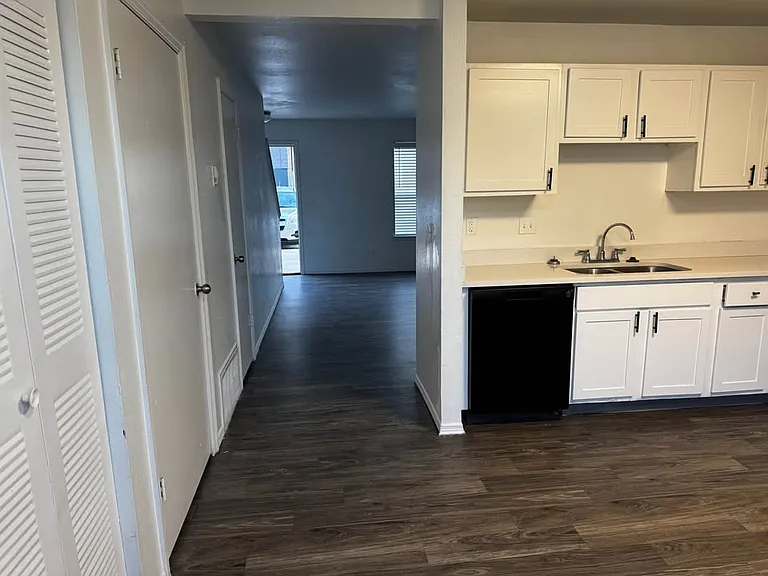 Mulberry Park Apartments — Photo 24