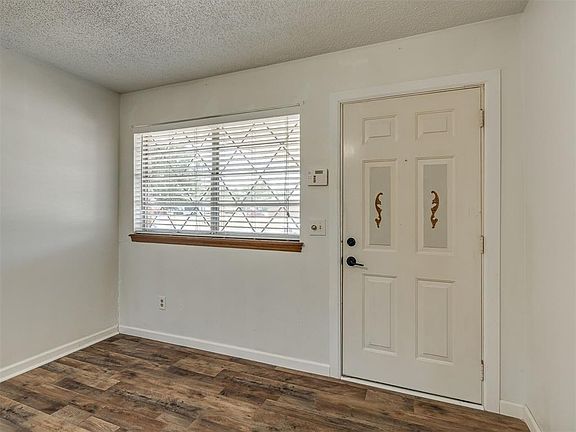 4th image of 8012 S Villa Ave