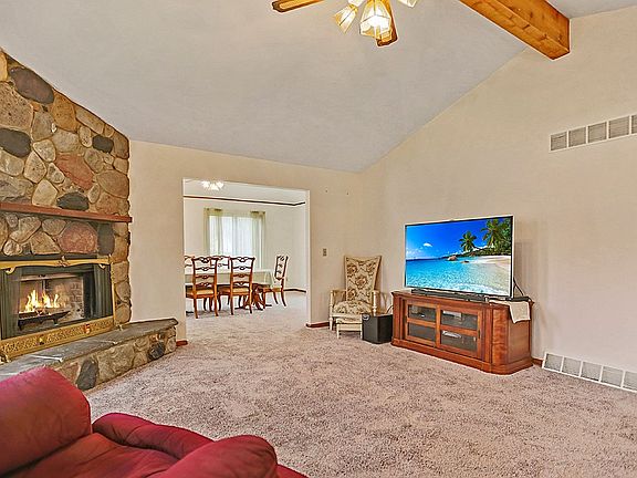 3rd image of 26870 Deer Creek Ln