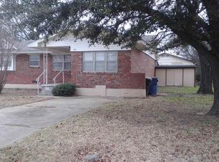 725 N 7th St, Comanche, OK 73529