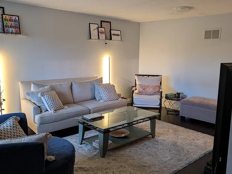 134 Chalfield Ln — Photo 4