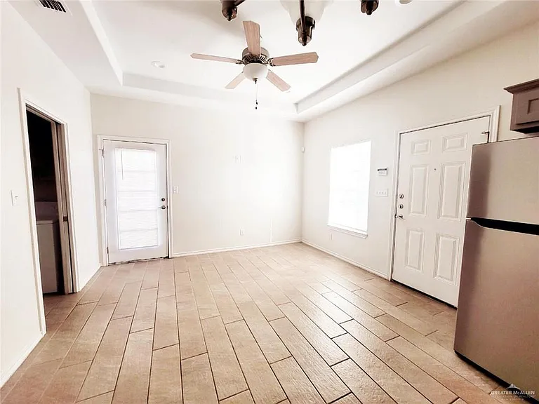 5601 Nightingale Ave #1 — Photo 10
