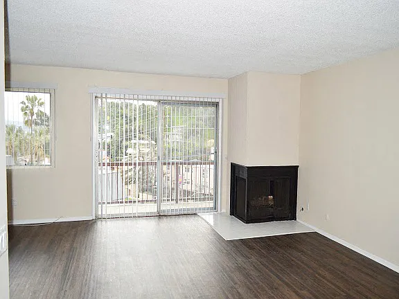Los Feliz Summit Apartments — Photo 5