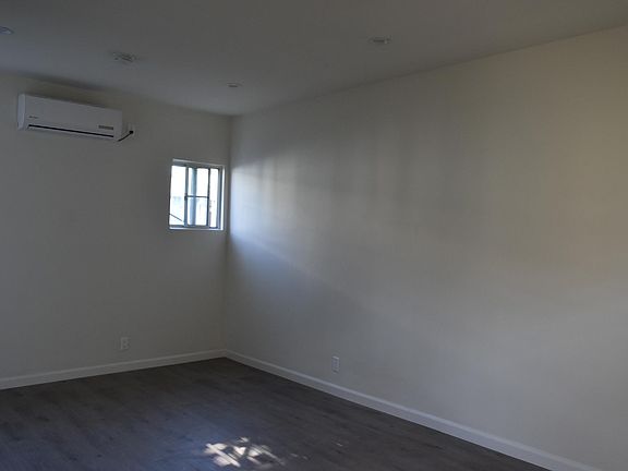 4th image of 358 Magnolia Ave APT A