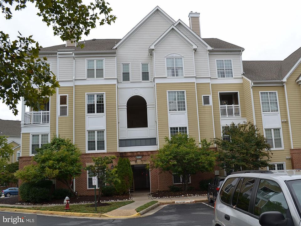 1st image of 2102 Highcourt Ln APT 301