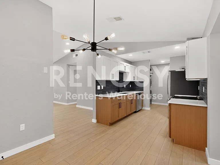 1408 Seely St — Photo 15