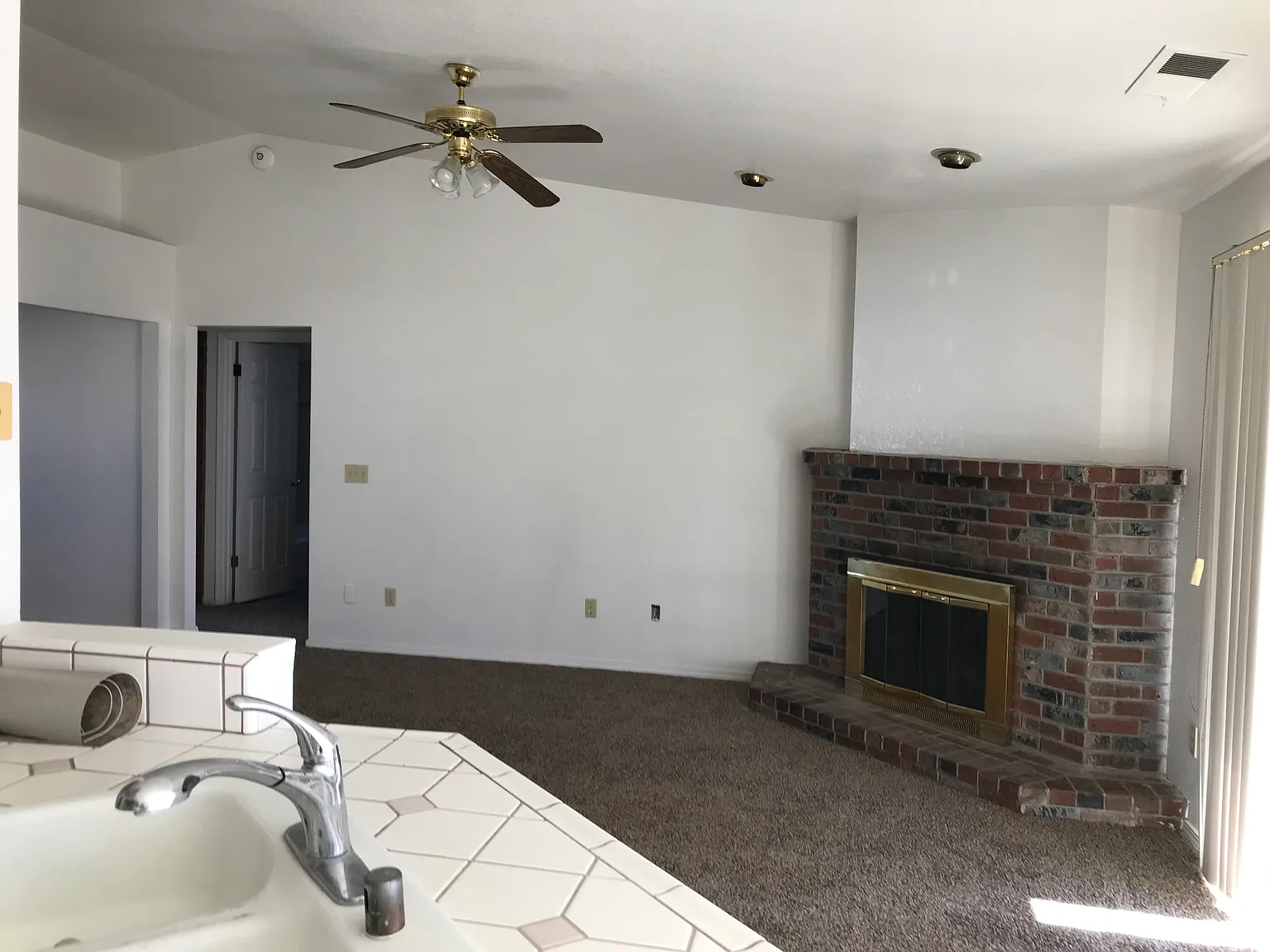 3 bed, 1553 sqft, $2,000 — Photo 4