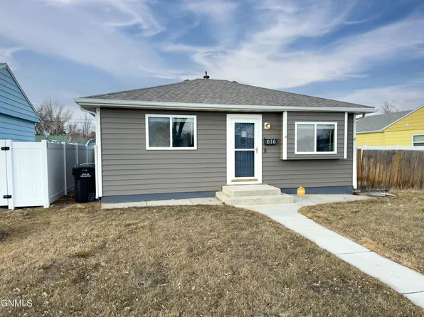 616 18th St W, Williston, ND 58801