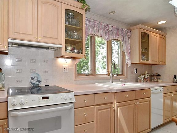 5th image of 241 Rosner Ave
