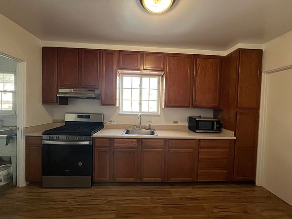 4th image of 1051 Airport Blvd Unit 2