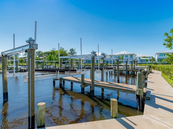 4692 SE Manatee Way, Stuart, FL 34997