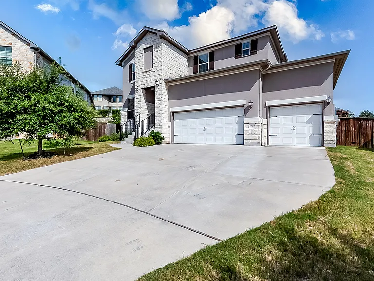 5520 La Canada Way — Photo 2