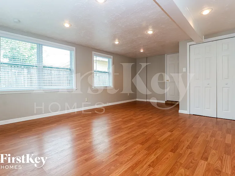 3113 Union St N — Photo 11