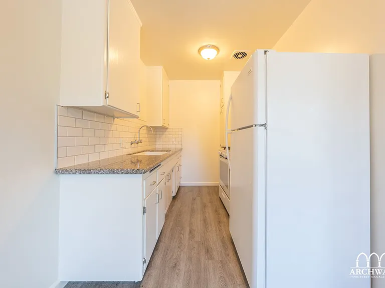 2320 Virginia Ave #3 — Photo 7