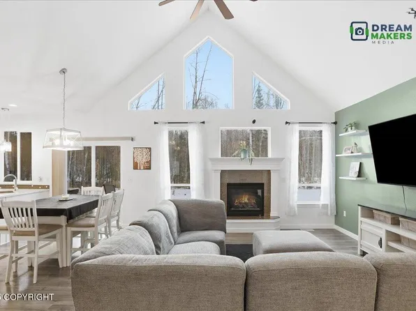 7220 W Borigo Dr, Wasilla, AK 99654