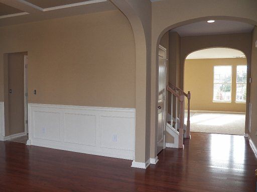 Foyer w/ Dramatic Arches