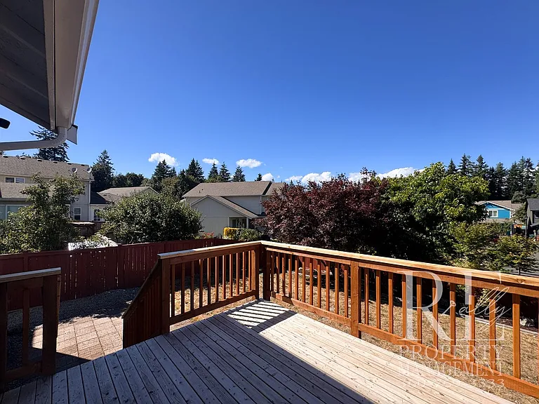 2994 NE Loyola St — Photo 15
