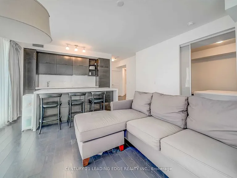 1080 Bay St #2302 — Photo 5