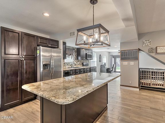 5th image of 112 Sawtooth Ln