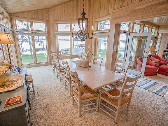 3rd image of 1903 Lakeshore Dr