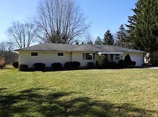 9956 Station Rd, Columbia Station, OH 44028