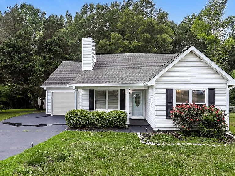 853 Tramore Dr — Photo 1