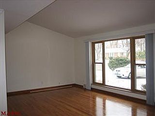5th image of 1001 Llewellyn Ln