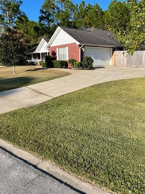 3 bed, 2.5 bath, 1936 sqft, $2,700 — Photo 2
