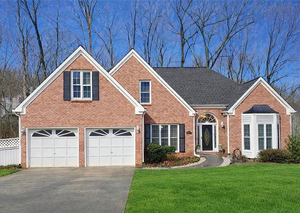 1st image of 4007 Southbrook Ct NW