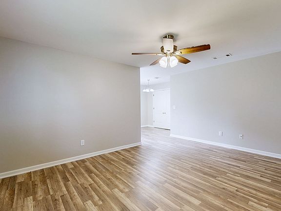 3rd image of 3253 Rainwood Dr