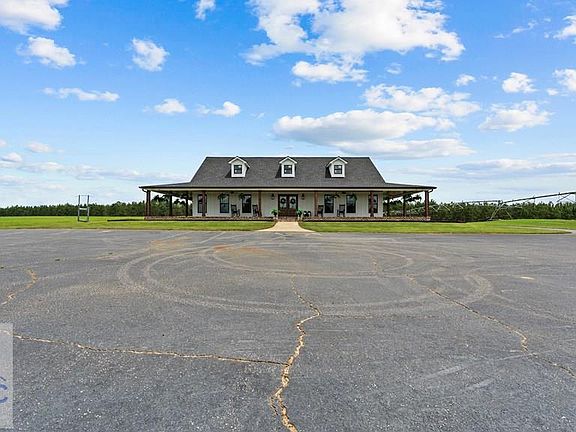 3rd image of 485 Beaver Kreek Rd