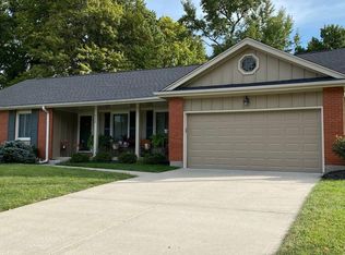 525 W Country Ln #525, Kansas City, MO 64114