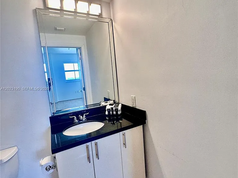185 SE 14th Ter #2809 — Photo 13