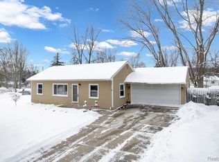 8655 N Eston Rd, Clarkston, MI 48348